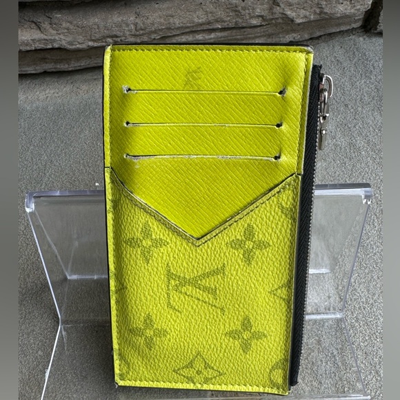 🌟 “B” Louis Vuitton Taigarama Coin/Card Holder Electric Yellow - Picture 2 of 5